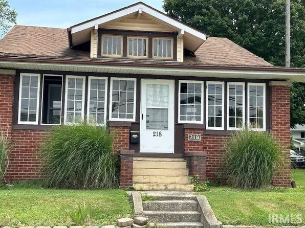 218 SE 11th St, Washington, IN 47501