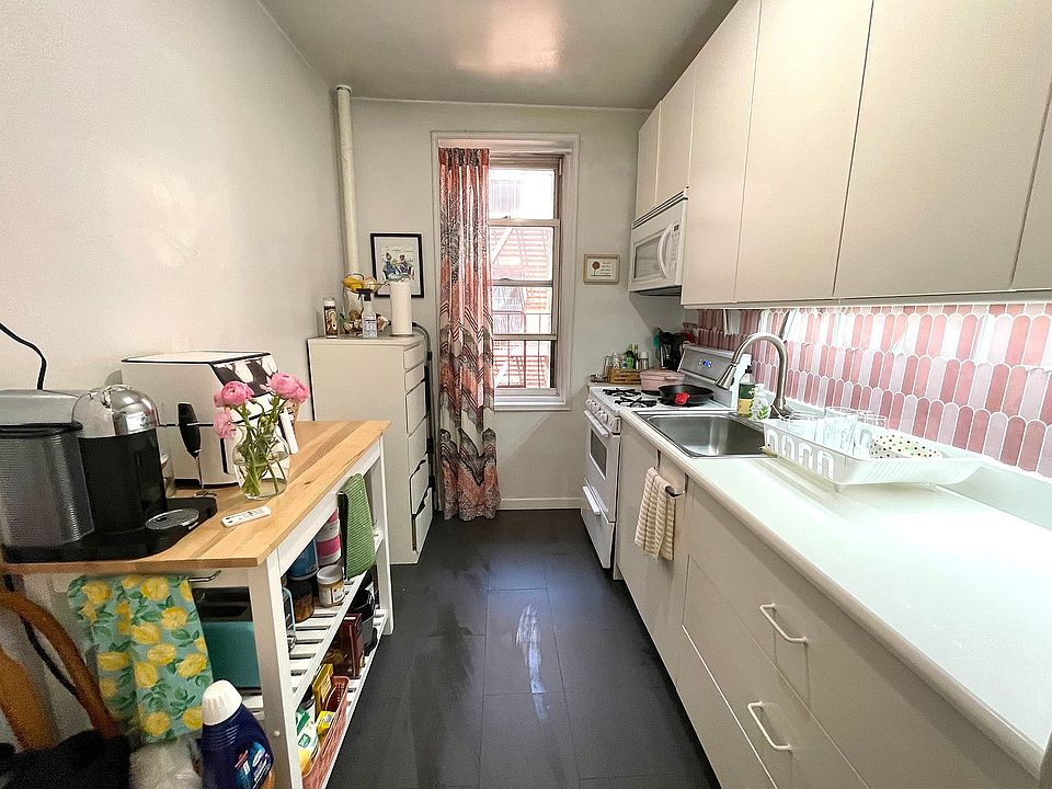 1st image of 519 W 48th St APT 2
