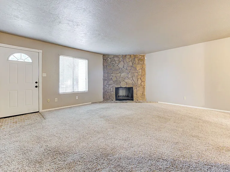 631 Welston Cir #631 — Photo 8