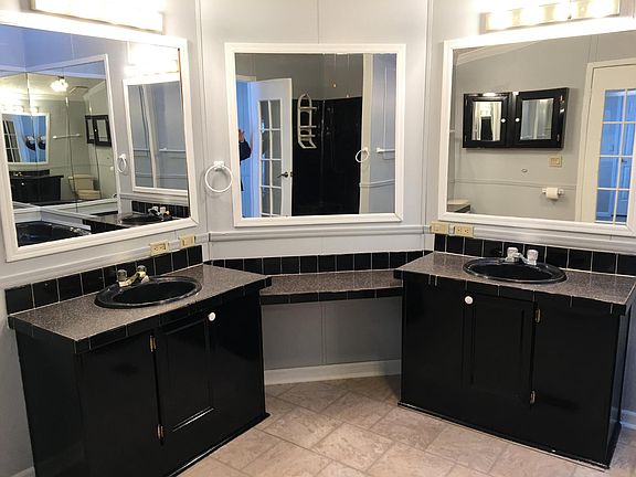 5th image of 310 Parkway Ct