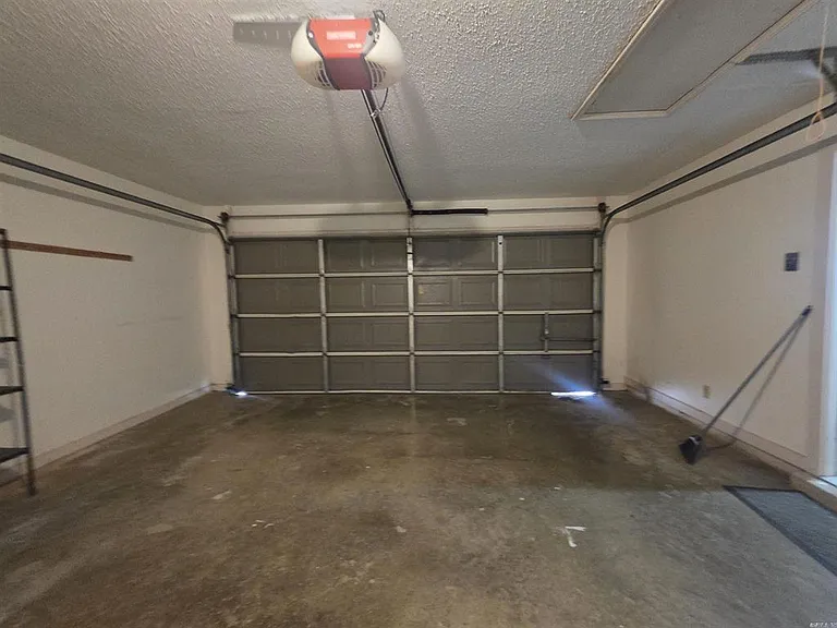 1608 Waldron Cv — Photo 21