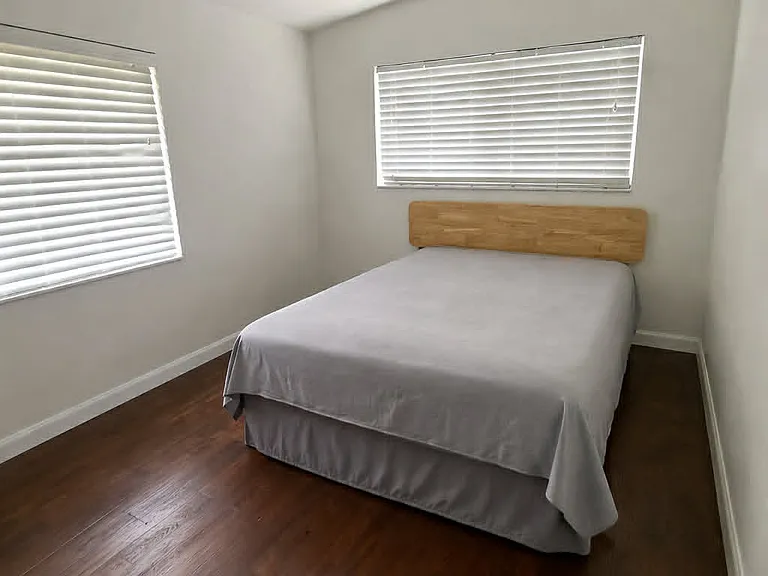 1110 SW 42nd Ave — Photo 6
