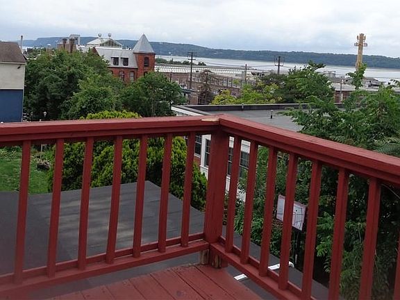 4th image of 15 N Buckhout St Floor 2
