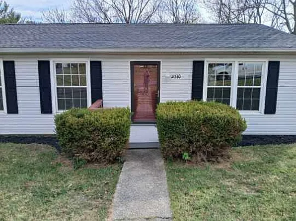 2310 Davis St, Staunton, VA 24401