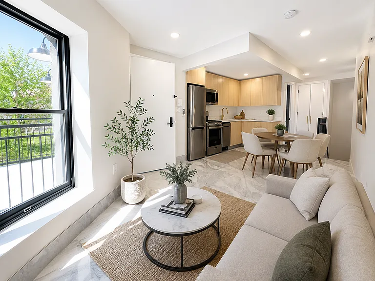 637 Quincy St #1 — Photo 1