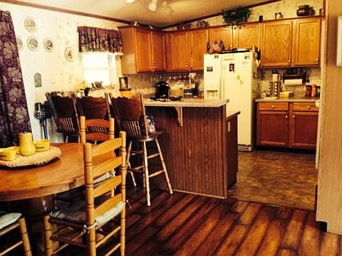 4th image of 104 Whispering Oak Dr