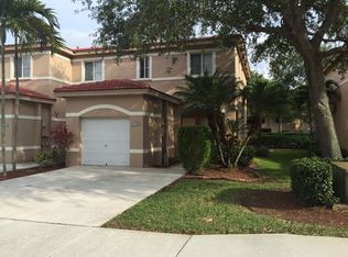 7780 S Southwood Cir, Fort Lauderdale, FL 33328