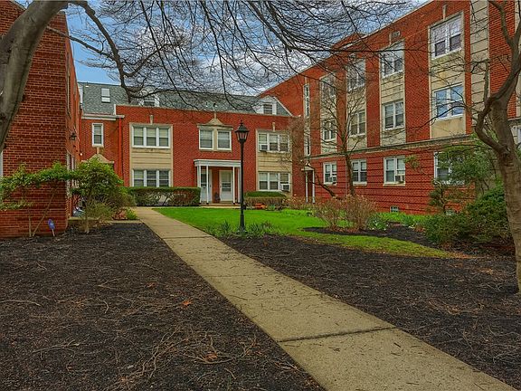 2nd image of 825 Morewood Ave APT G11