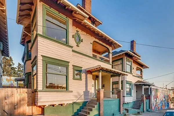 418 SE 10th Ave