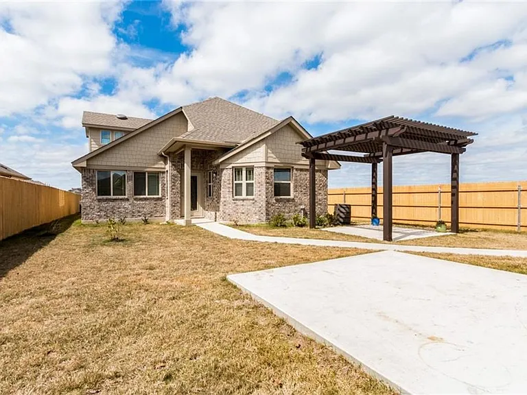 2104 Pindos Pony Way — Photo 24