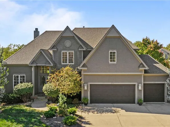 15586 S Gallery St, Olathe, KS 66062