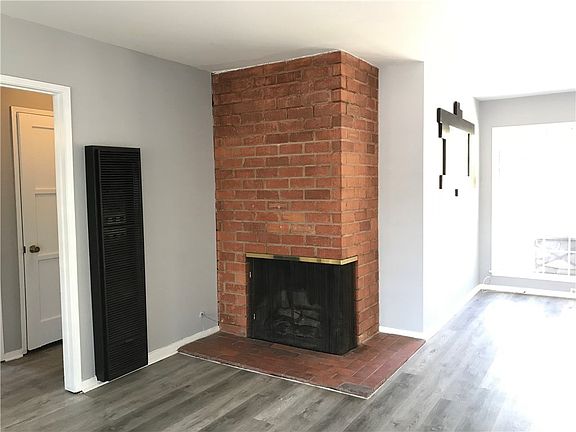 3rd image of 8037 Louise Ave
