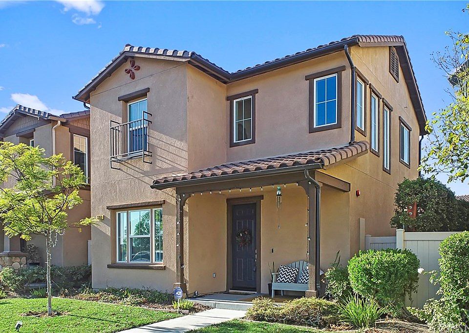 1st image of 3353 Kings Canyon Dr