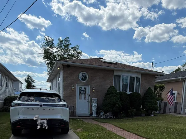 428 Lenevar Ave, Staten Island, NY 10309