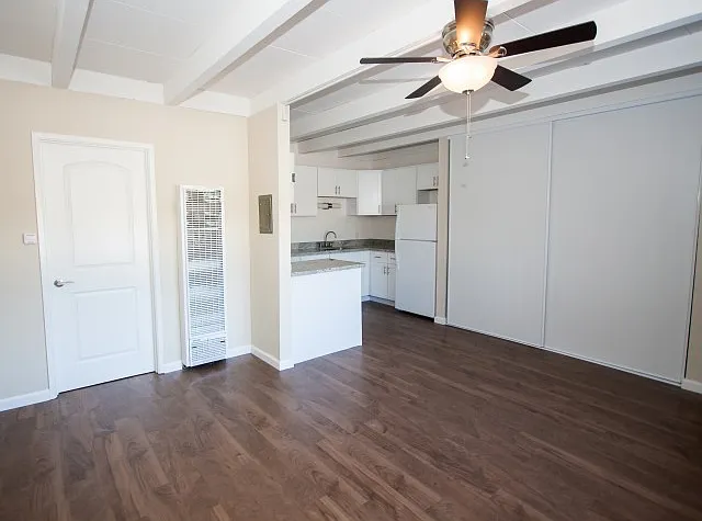 Sands Studio Apartments — Photo 2