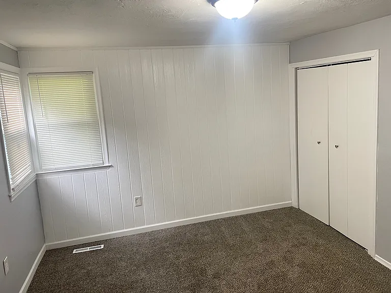 5025 N Center Rd — Photo 3