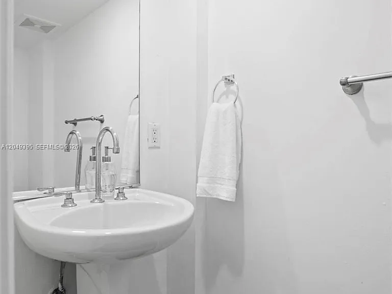 6917 Collins Ave #1512 — Photo 15
