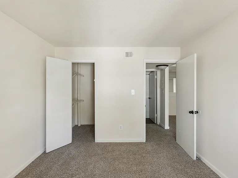 Overlook Apartments — Photo 37