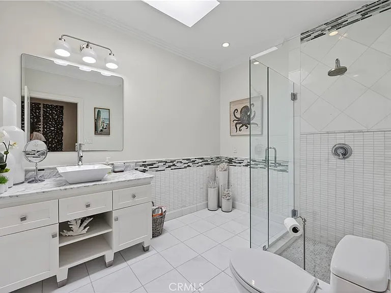 8 Monarch Bay Dr — Photo 31