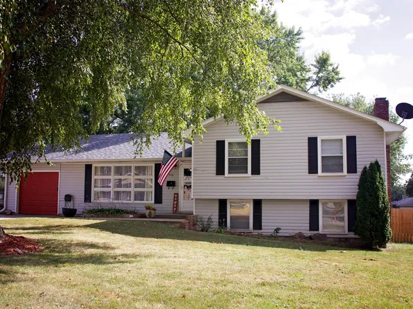 516 South Dr, Marshall, MO 65340