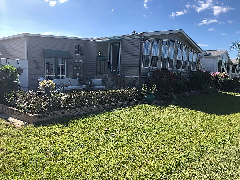2nd image of 194 Nicklaus Blvd