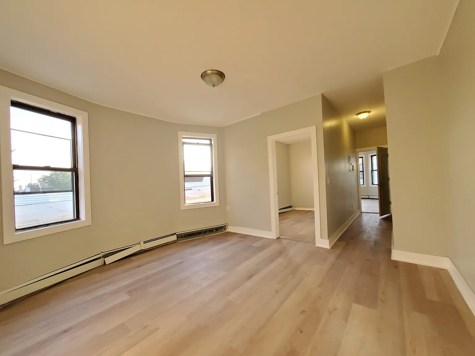 122 Randolph Ave — Photo 2