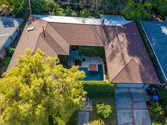 5th image of 4424 Briarwood Dr