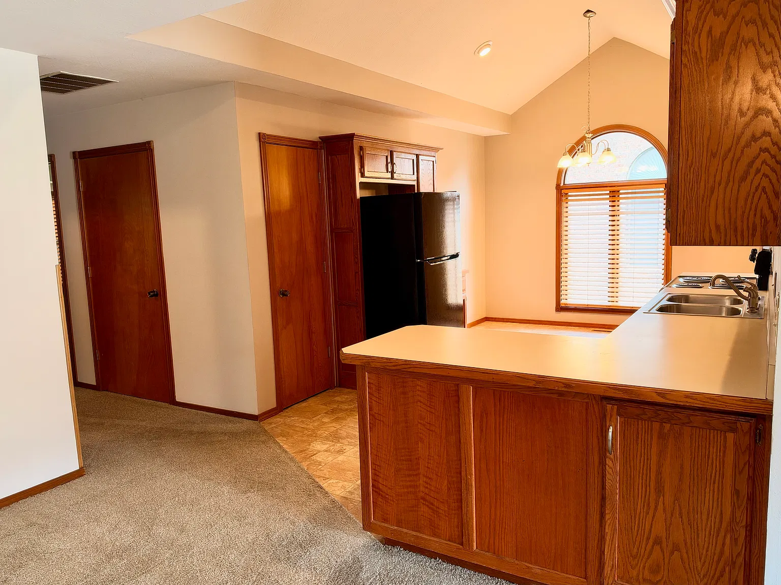2 bed, 1250 sqft, $1,295 — Photo 3
