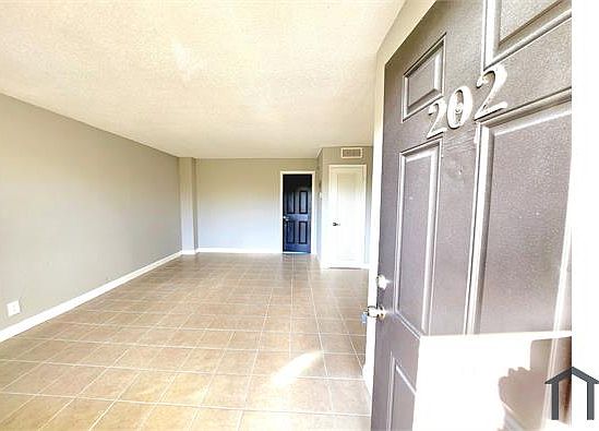 3rd image of 191 SW 15th St #202