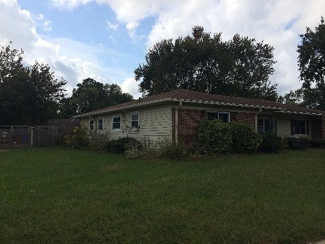 2nd image of 1220 Sir Galahad Dr