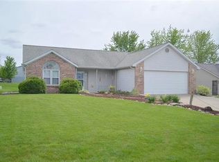420 Greenbriar Dr, Bluffton, IN 46714