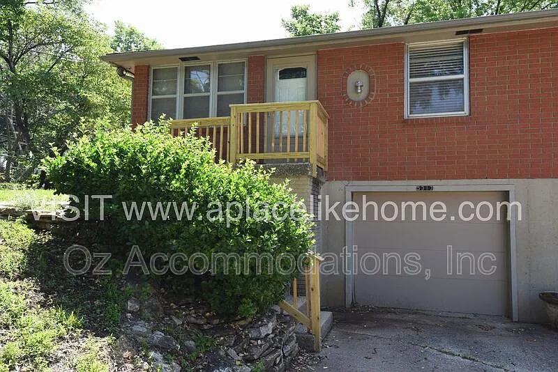 2 bed, 1.0 bath, 1000 sqft, $1,295 — Photo 3