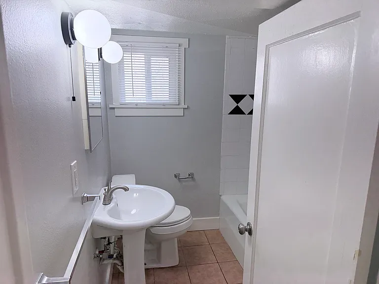 275 E 5th Ave — Photo 9