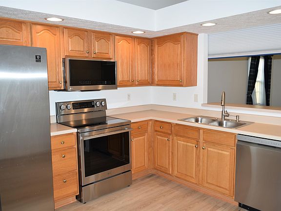 4th image of 9629 Cayes Dr