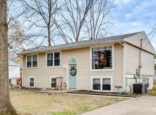 702 Mount Holly Rd, Fairdale, KY 40118