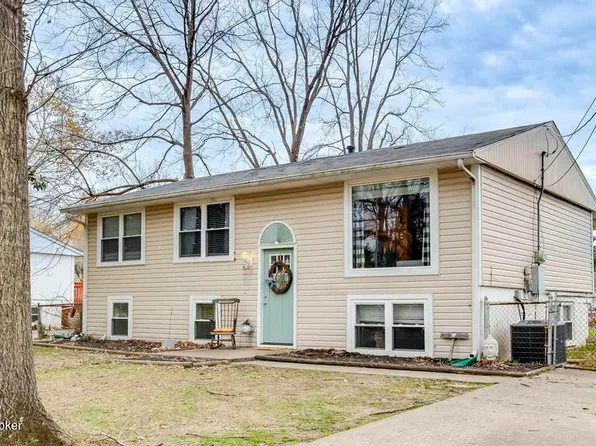 702 Mount Holly Rd, Fairdale, KY 40118