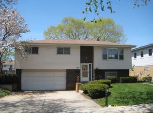 30 S Vista Ave, Addison, IL 60101