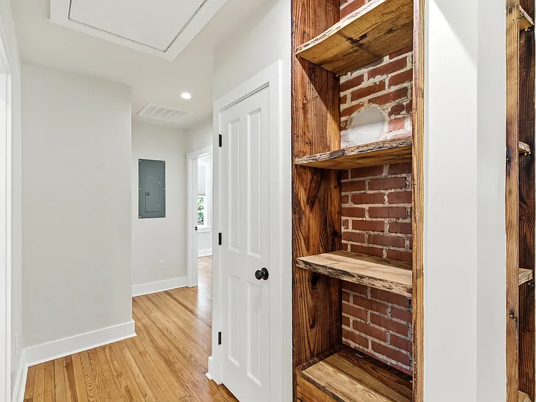 413 Meritta Ave — Photo 8