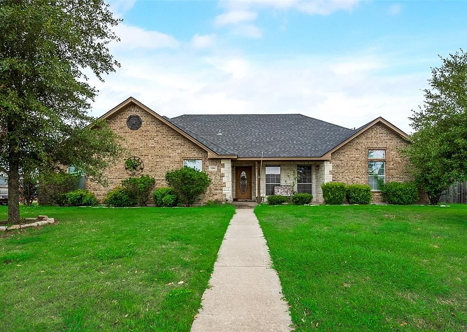 1st image of 1204 Stonelake Dr