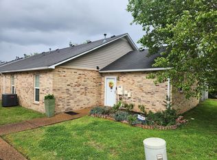 350 Lake Chateau Dr, Hermitage, TN 37076