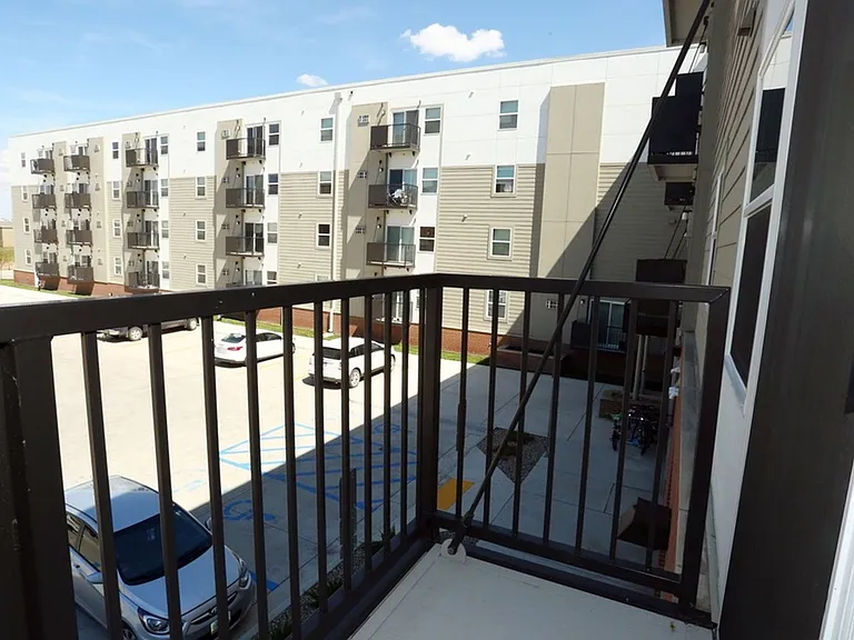 Badlands Apartments I — Photo 9