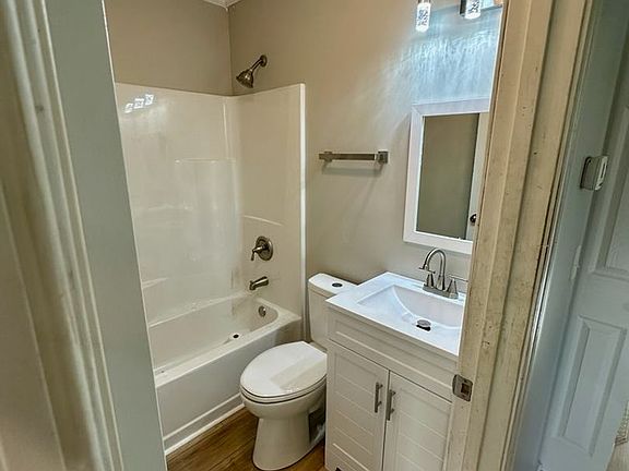 4th image of 4823 Shadowlawn Dr