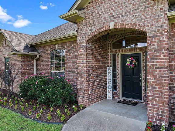 3rd image of 175 Kayla Ln