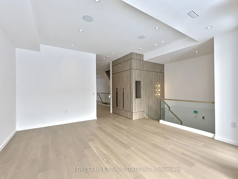 42 Cameron Ave — Photo 3