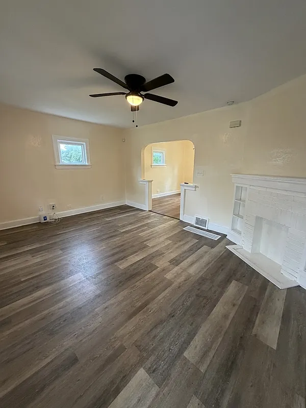 3 bed, 1.0 bath, 1144 sqft, $1,400 — Photo 3