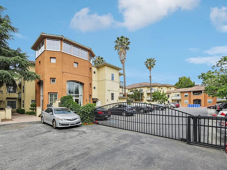 Gadberry Court — Photo 15