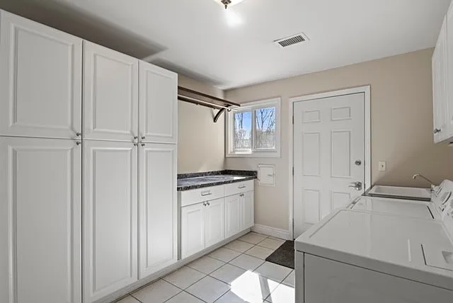 5799 Blandford Ct — Photo 8