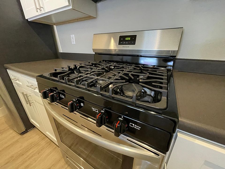 1st image of 438 W Date St