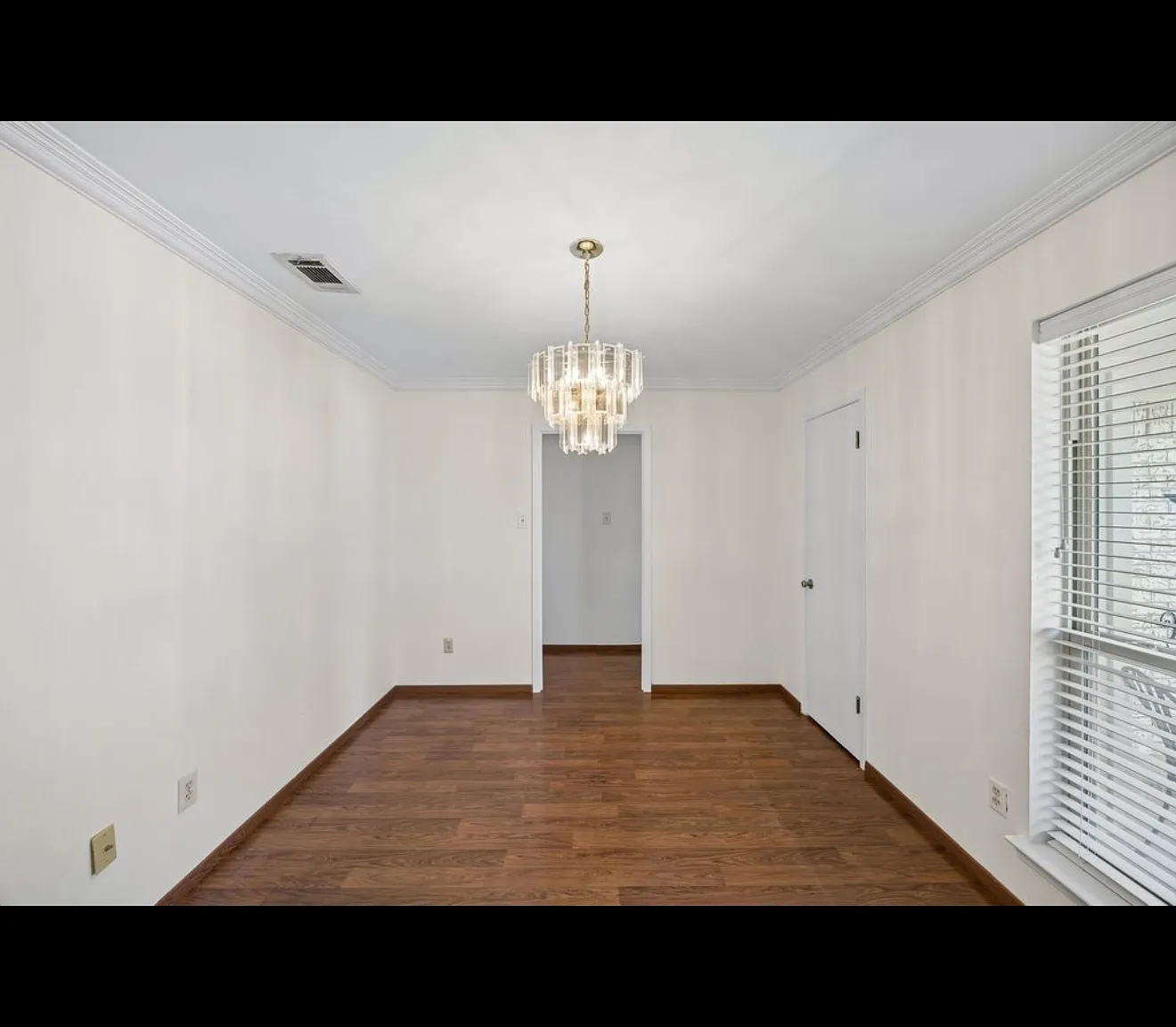 4 bed, 1448 sqft, $2,200 — Photo 3