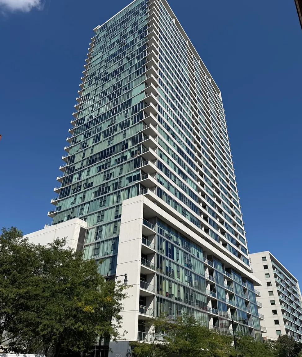 1720 S Michigan Ave — Photo 1